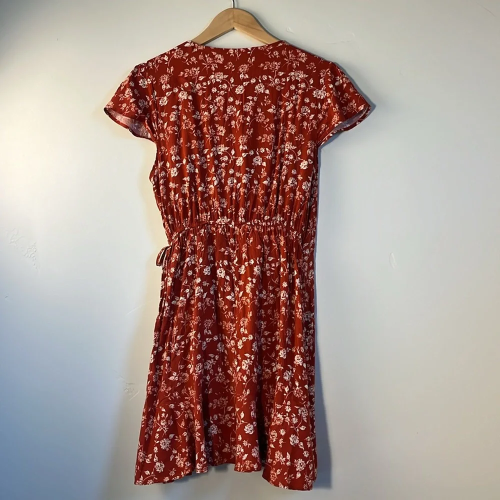 Medium Floral Wrap Dress in burnt orange by Mossimo - Picture 4 of 9